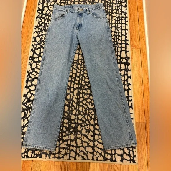 Wrangler Women's Classic Blue Denim Jeans - Picture 2 of 7